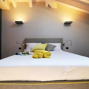 https://castelli-delux.it-lombardy.com